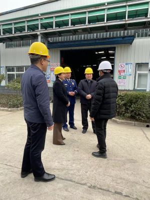 On January 30th, County Secretary Aifang Hao, Supervisors from Management Committee of Luotian Economic Development Zone and Luotian Fire Brigade, came to Xinpusheng Pharma for safety inspection. 